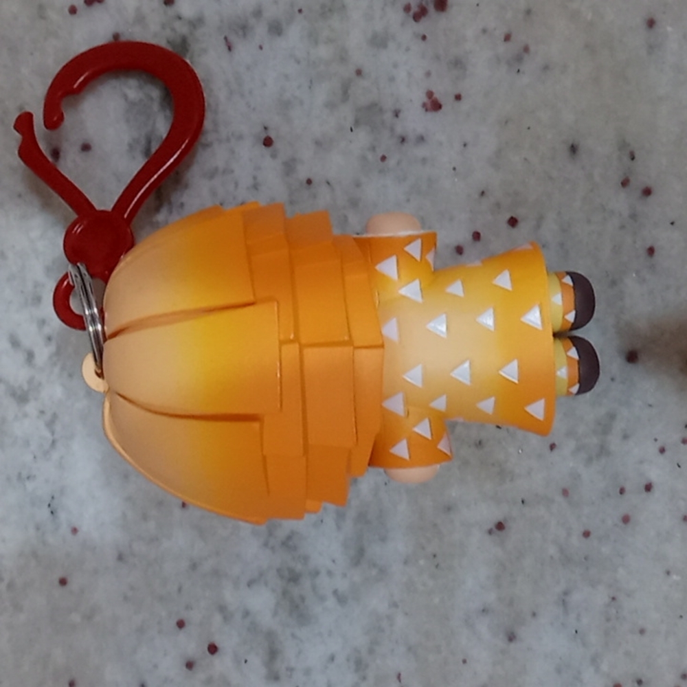 Zenitsu Keychain Figure Demon Slayer - Picture 3 of 3
